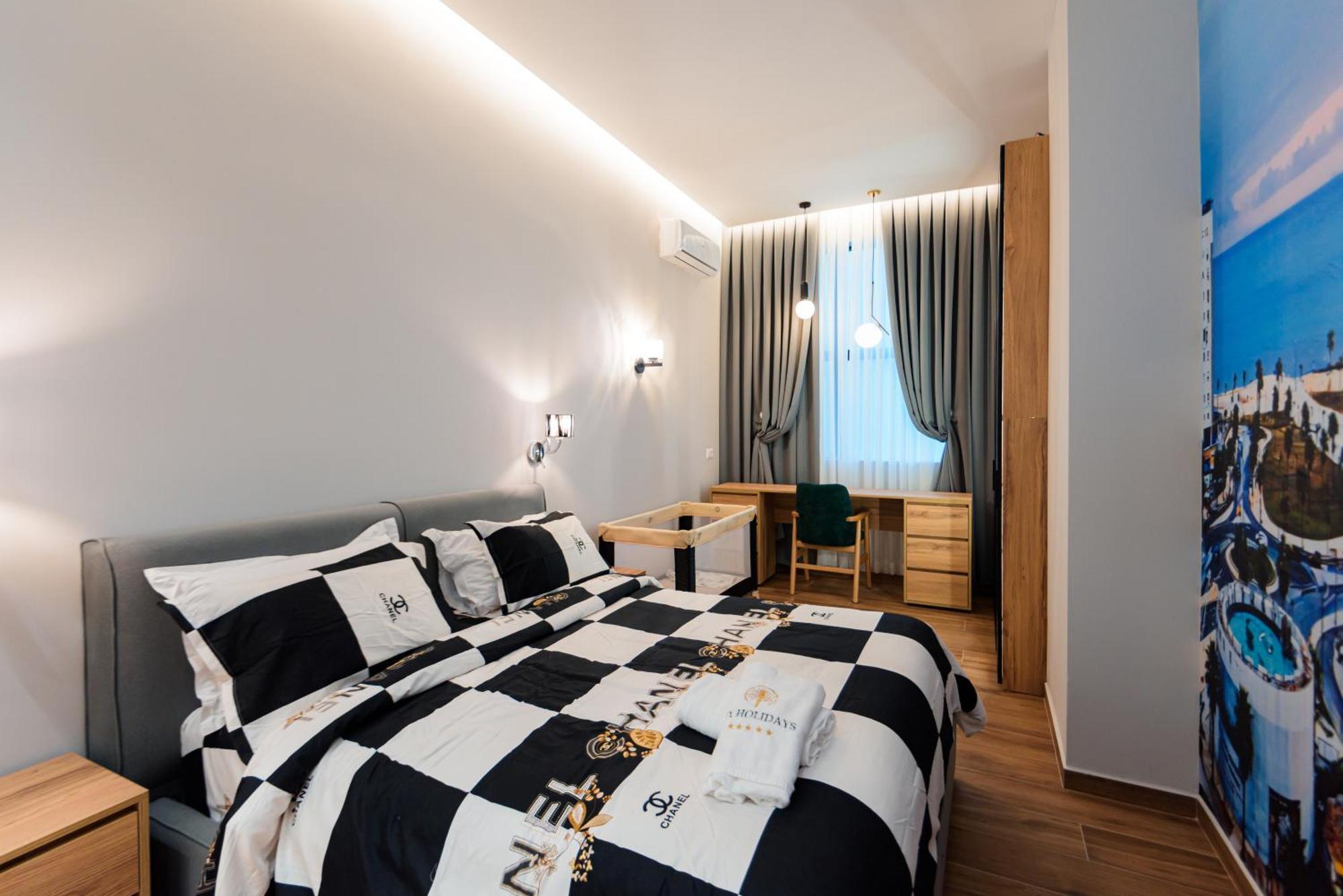 Lux Holidays Durrës Exteriör bild